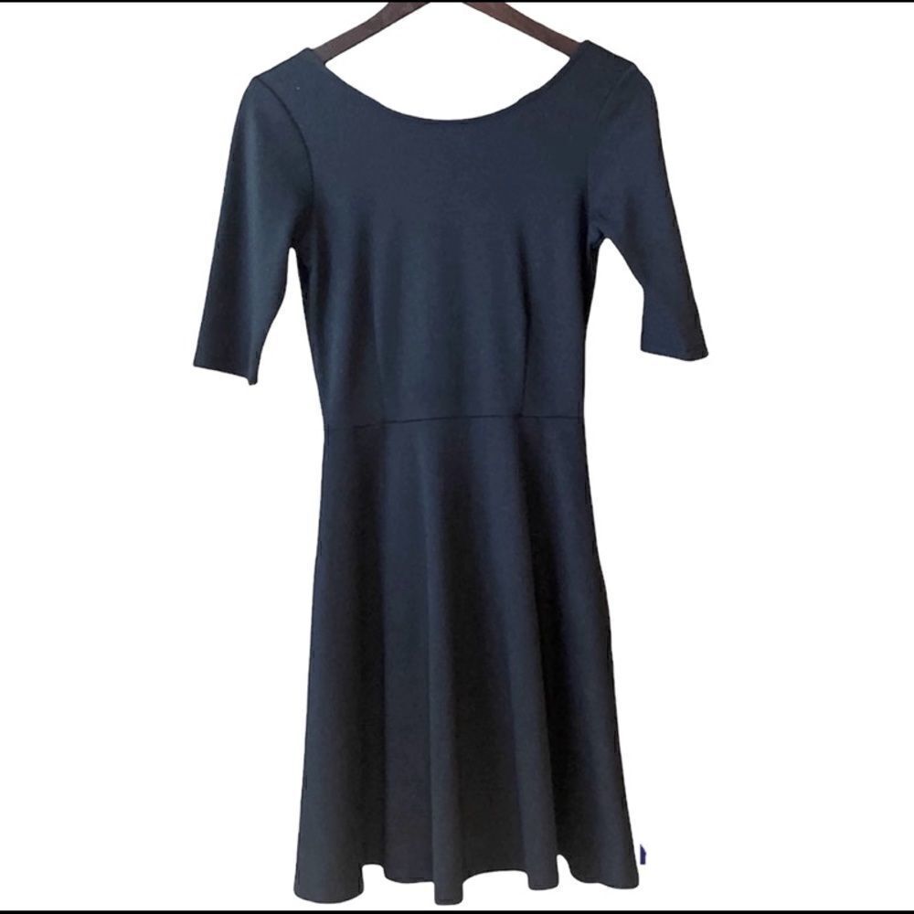 XXI ESSENTIAL Black Fitted Mini Dress